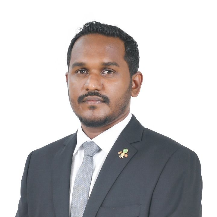 އާދަމް ޒާހިރު