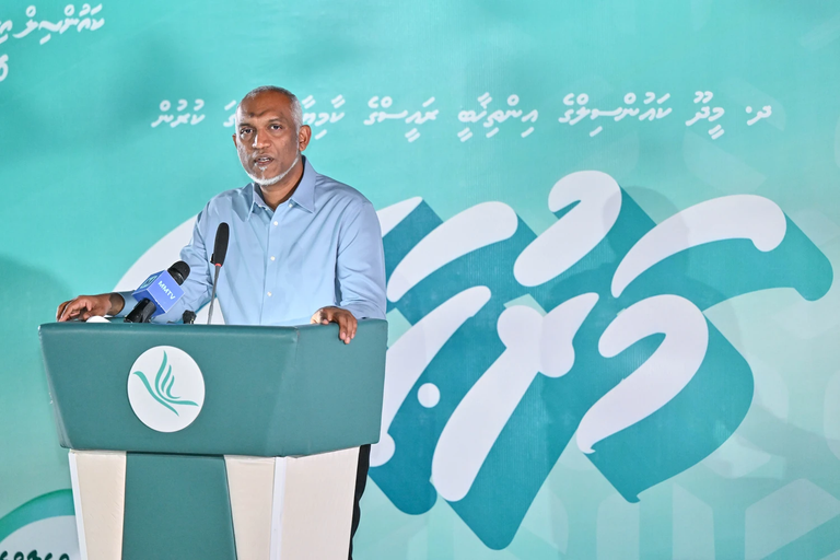 ދަރަނި އަދާކުރަމުން ހުއްޓުމެއް ނެތި ތަރައްގީގެ މަޝްރޫއުތައް ހިންގާނެ ޕްލޭނު އެބައޮތް: ރައީސް