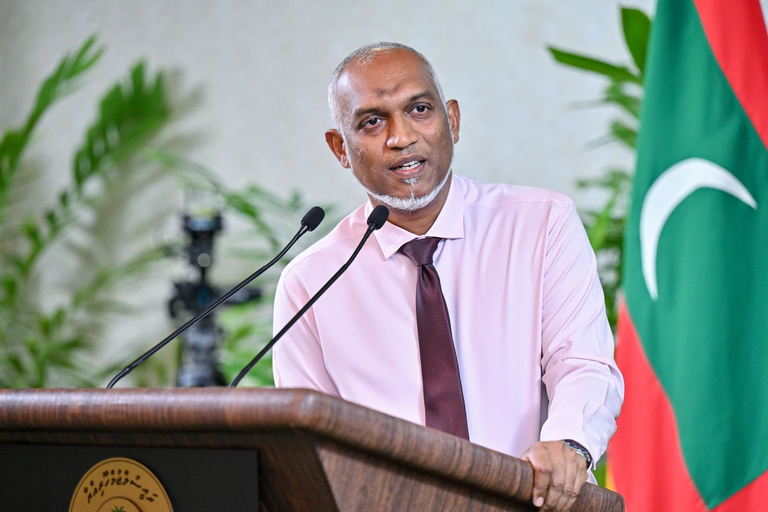 ސޯޅަ އަހަރުން ދަށުގެ ކުޑަކުދިންނަށް ސޯށަލް މީޑިޔާ ބައެއް އެޕުތައް މަނާކުރަން ގަސްތުކުރަން: ރައީސް